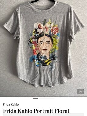 Frida Kahlo Portrait Floral Graphic Tee - Women's Short Sleeve in Gray